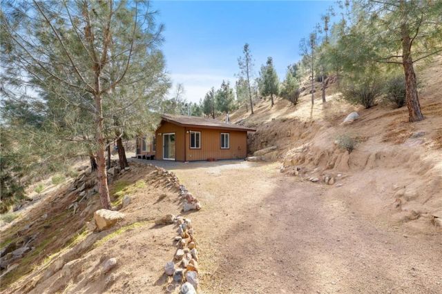 4652 Falcon Drive, Lake Isabella, CA 93240