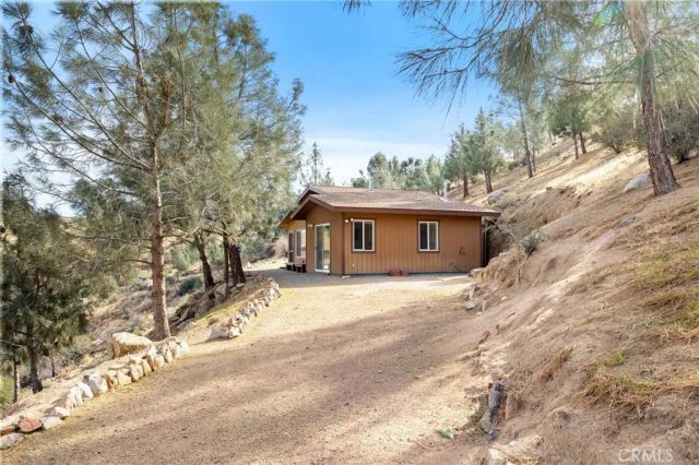 4652 Falcon Drive, Lake Isabella, CA 93240