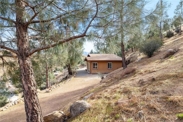 4652 Falcon Drive, Lake Isabella, CA 93240