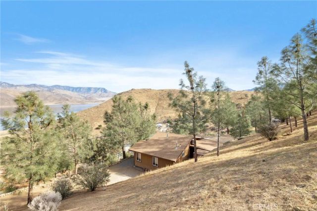 4652 Falcon Drive, Lake Isabella, CA 93240