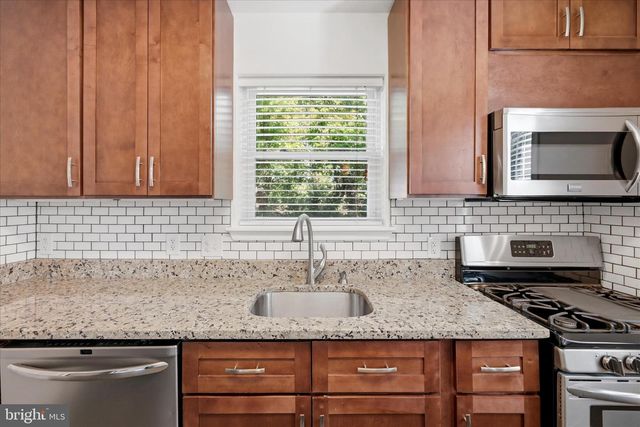 101 MOUNT VERNON AVE, Alexandria, VA 22301