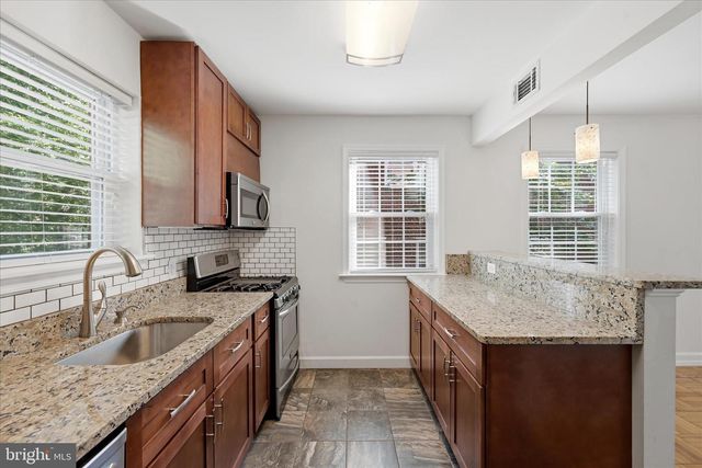101 MOUNT VERNON AVE, Alexandria, VA 22301
