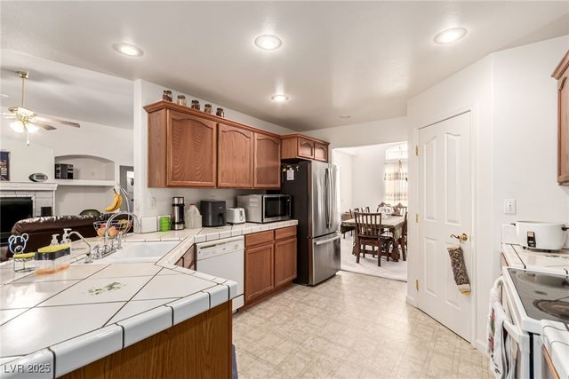 2740 West Gamebird Road, Pahrump, NV 89048