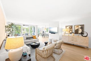 11918 Kiowa Avenue 201, Los Angeles, CA 90049