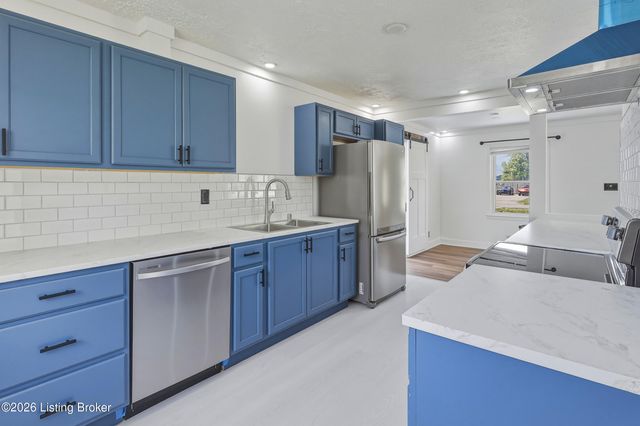 5127 Braidwood Dr, Louisville, KY 40219