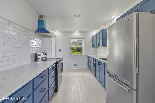 5127 Braidwood Dr, Louisville, KY 40219