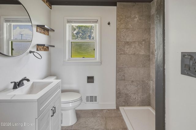 5127 Braidwood Dr, Louisville, KY 40219