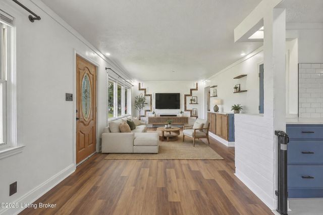 5127 Braidwood Dr, Louisville, KY 40219