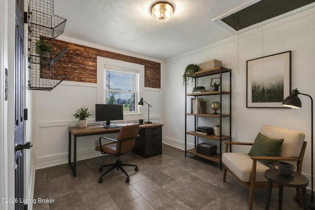 5127 Braidwood Dr, Louisville, KY 40219