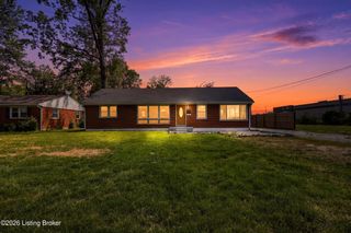 5127 Braidwood Dr, Louisville, KY 40219