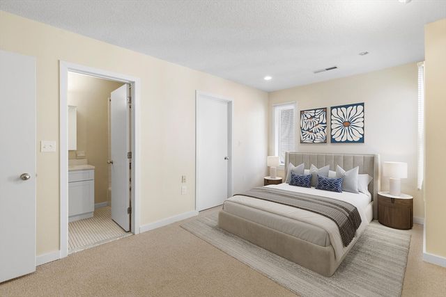 676 Huron Ave 43, Cambridge, MA 02138