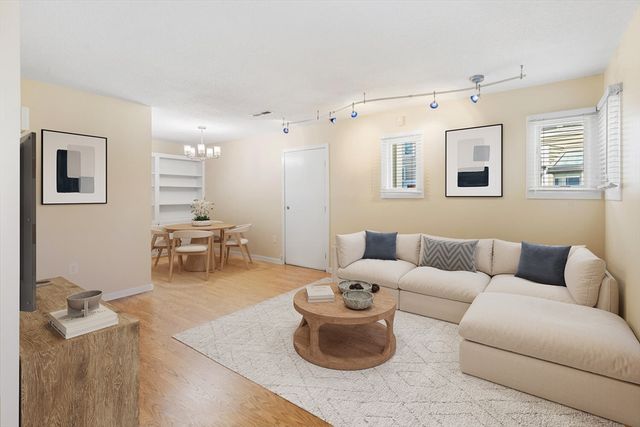 676 Huron Ave 43, Cambridge, MA 02138