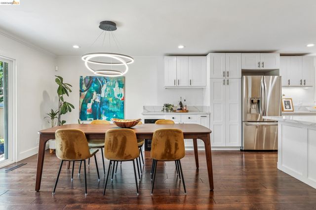 2028 Damuth 1, Oakland, CA 94602