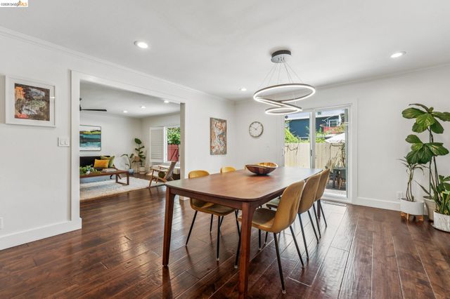 2028 Damuth 1, Oakland, CA 94602