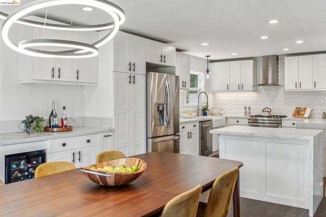 2028 Damuth 1, Oakland, CA 94602