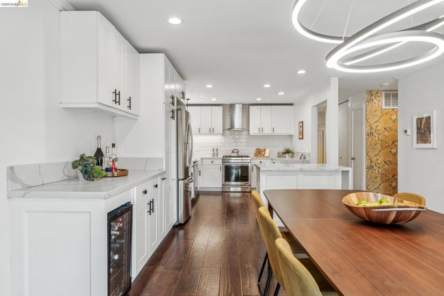 2028 Damuth 1, Oakland, CA 94602