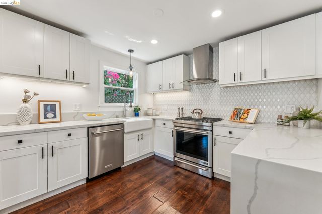2028 Damuth 1, Oakland, CA 94602