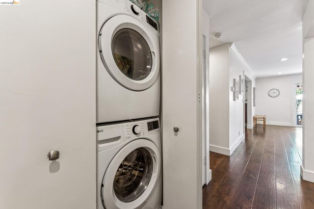 2028 Damuth 1, Oakland, CA 94602