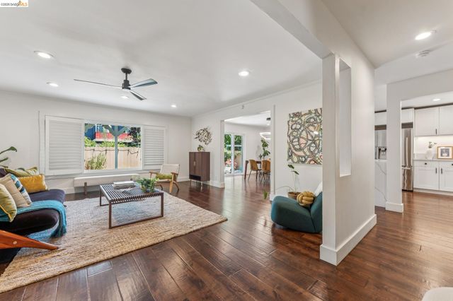 2028 Damuth 1, Oakland, CA 94602