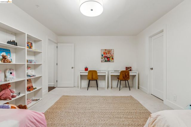 2028 Damuth 1, Oakland, CA 94602