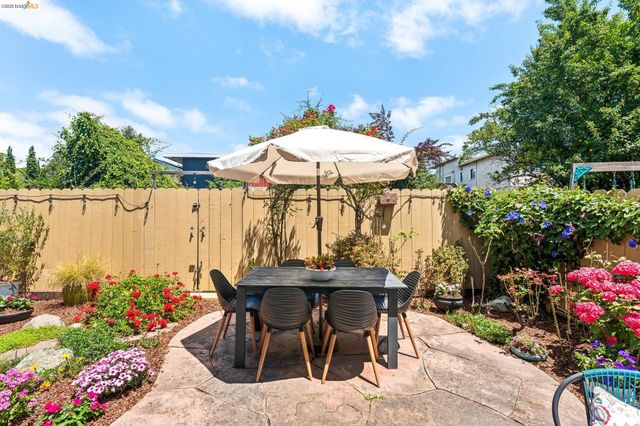 2028 Damuth 1, Oakland, CA 94602