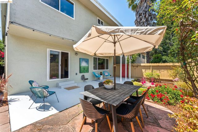 2028 Damuth 1, Oakland, CA 94602