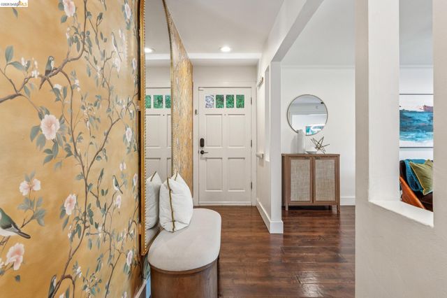 2028 Damuth 1, Oakland, CA 94602