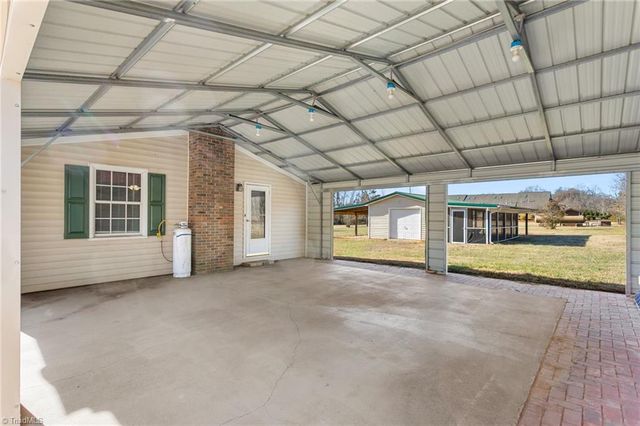 802 Quailmeadow Lane, Colfax, NC 27235