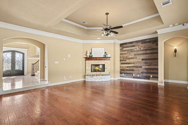 6909 Heritage Oaks Drive, Mansfield, TX 76063