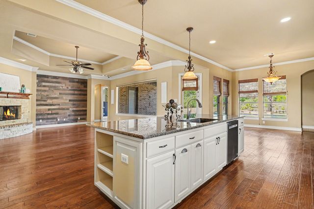 6909 Heritage Oaks Drive, Mansfield, TX 76063