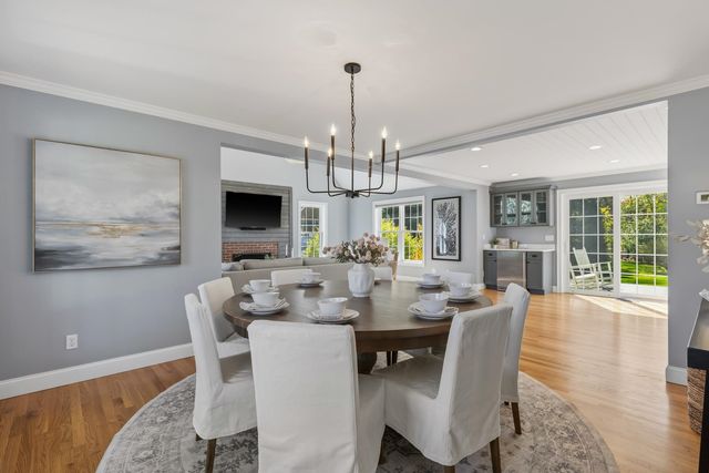 8 Lilac Way, Stratham, NH 03885