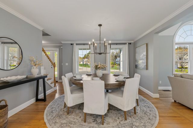 8 Lilac Way, Stratham, NH 03885