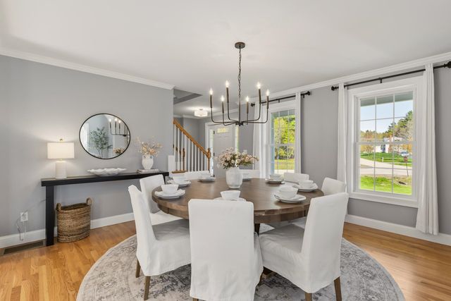 8 Lilac Way, Stratham, NH 03885