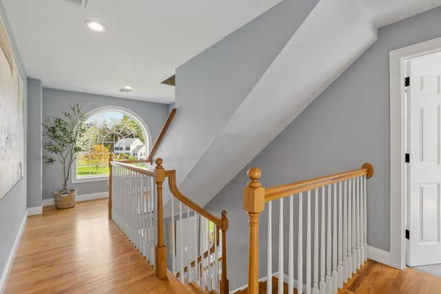 8 Lilac Way, Stratham, NH 03885