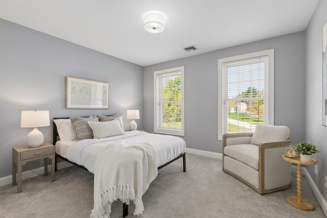 8 Lilac Way, Stratham, NH 03885