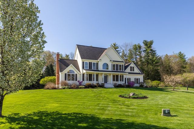 8 Lilac Way, Stratham, NH 03885