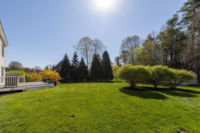 8 Lilac Way, Stratham, NH 03885
