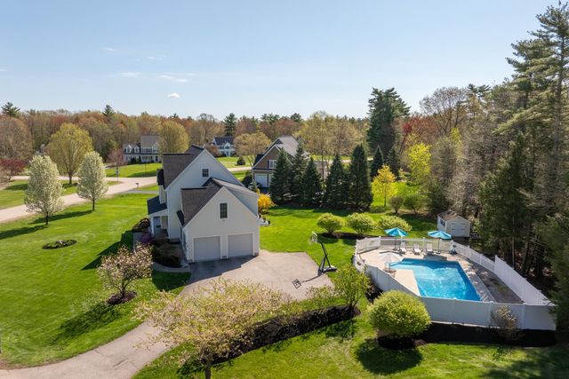 8 Lilac Way, Stratham, NH 03885