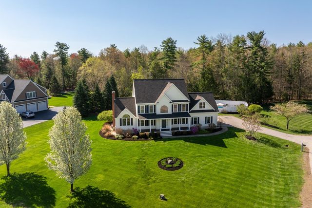 8 Lilac Way, Stratham, NH 03885