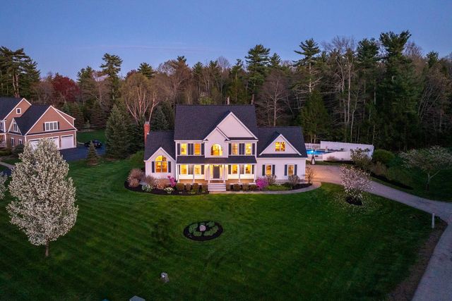 8 Lilac Way, Stratham, NH 03885