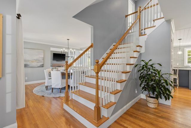 8 Lilac Way, Stratham, NH 03885