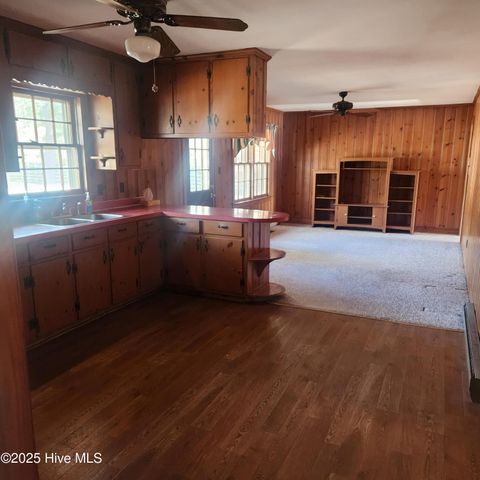 727 Fairlane Drive, Grifton, NC 28530