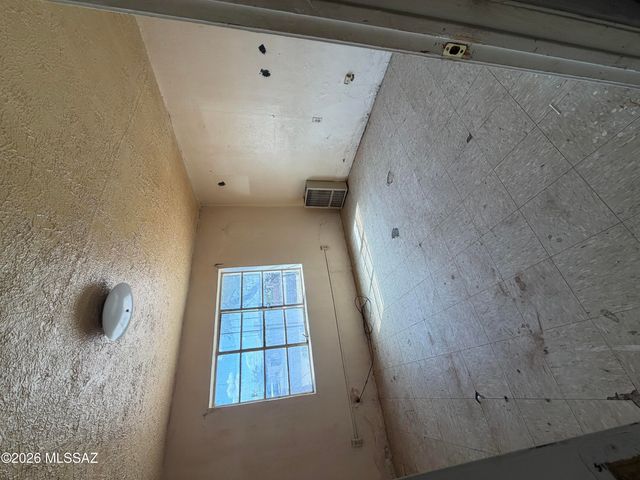712 W Calle Adelanto, Tucson, AZ 85705