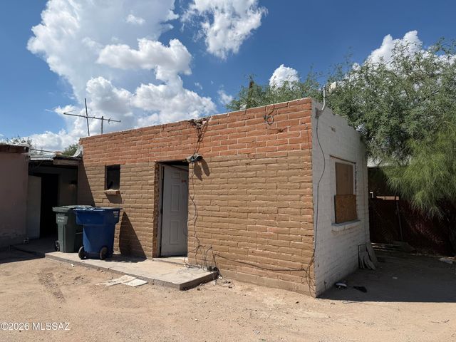 712 W Calle Adelanto, Tucson, AZ 85705
