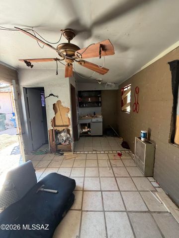 712 W Calle Adelanto, Tucson, AZ 85705