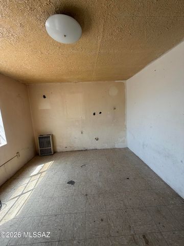 712 W Calle Adelanto, Tucson, AZ 85705