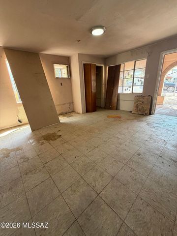 712 W Calle Adelanto, Tucson, AZ 85705