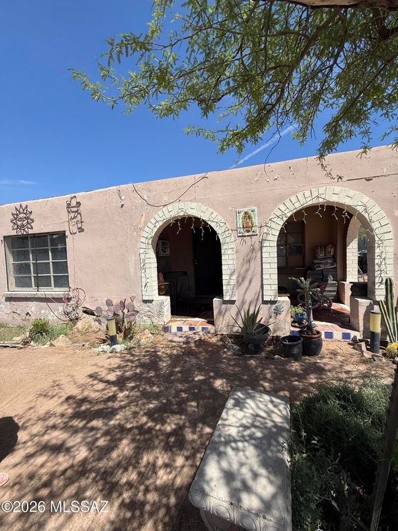 712 W Calle Adelanto, Tucson, AZ 85705