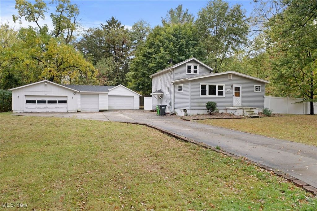 3584 Brookside Road, Cuyahoga Falls, OH 44221