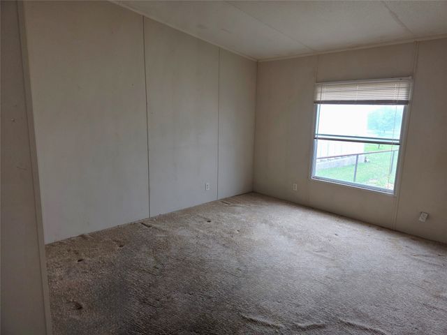 327 County Road 160, Whitesboro, TX 76273